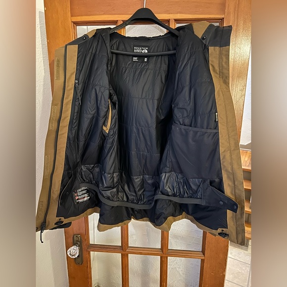 Mountain Hardware tan winter ski jacket size M - Picture 3 of 12